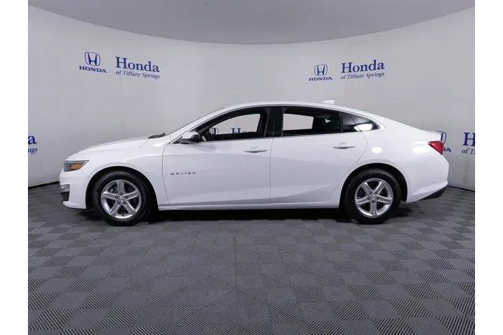 $18575 : Chevrolet Malibu 2023 LT 4dr image 4