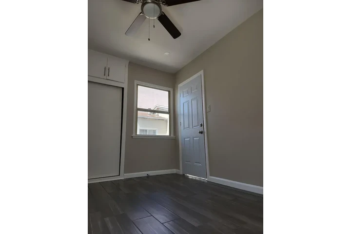 $1000 : Awesome Apartment Available image 1