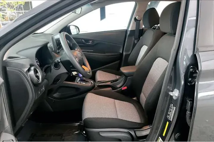 $17039 : Hyundai KONA 2022 SE 4dr Cro image 8