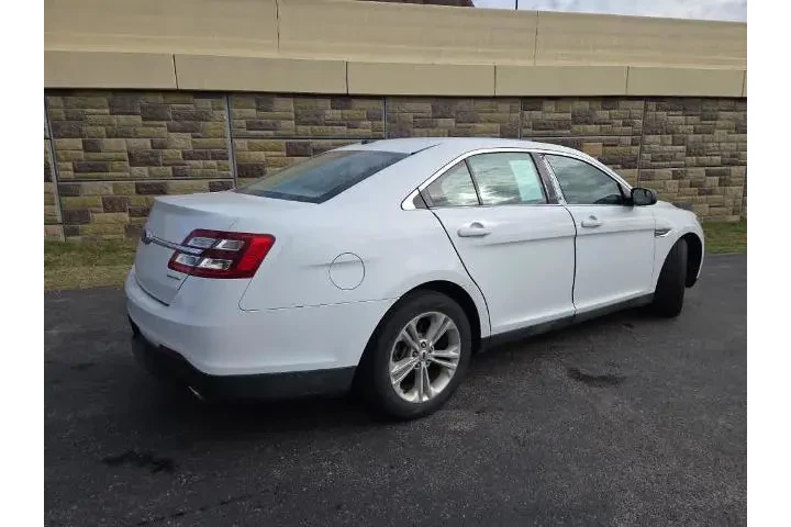 $4376 : Ford Taurus 2015 SE 4dr Seda image 8