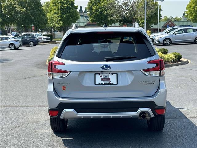 $38690 : PRE-OWNED 2024 SUBARU FORESTER image 3