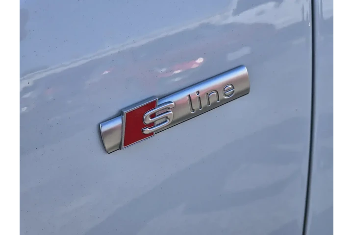 $16493 : Audi A4 2018 AWD 2.0T quattr image 8