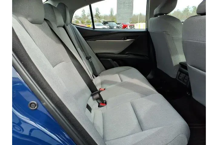 $29950 : Toyota Camry 2025 AWD SE 4dr image 6