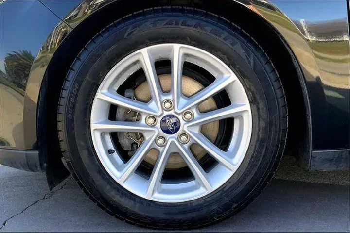 $8995 : Ford Focus 2018 SE 4dr Sedan image 9