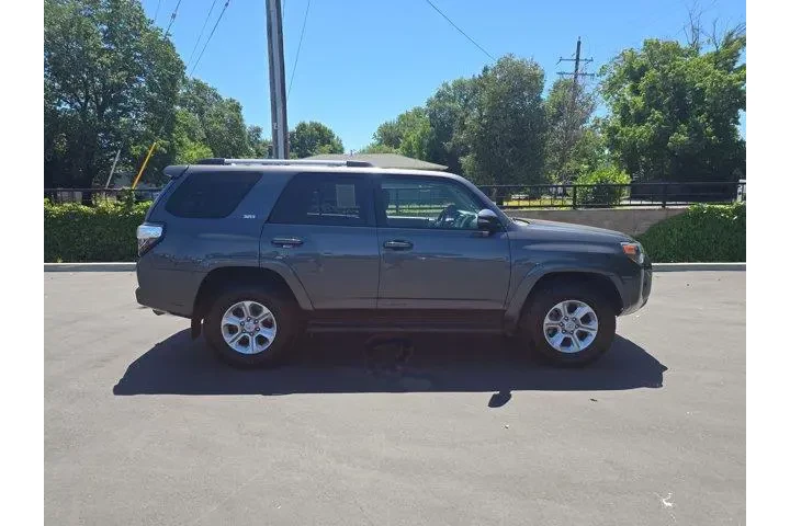 $39995 : Toyota 4Runner 2021 4x4 SR5 image 3