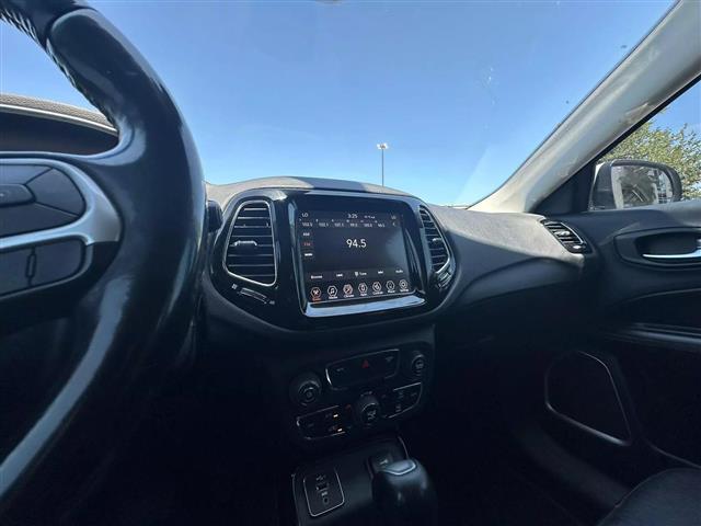 $17000 : 2020 JEEP COMPASS2020 JEEP CO image 9