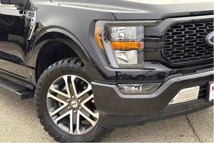 $34977 : Ford F-150 2023 4x2 XL 4dr S image 3