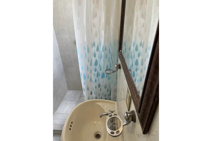 $6000 : RENTA CUARTO BAR. DEL MUERTO image 9