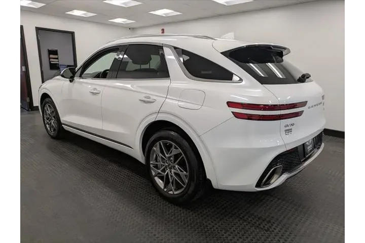 $39900 : Genesis GV70 2023 AWD 2.5T S image 6