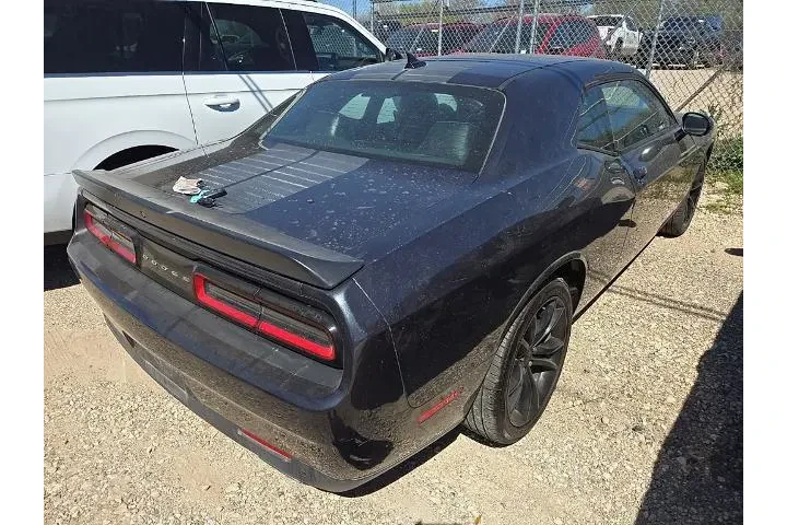 $15468 : Dodge Challenger 2016 SXT 2d image 3