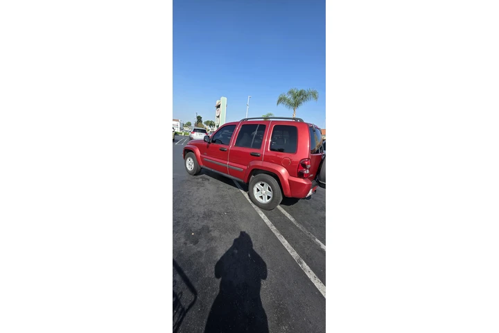 $3700 : Vendo jeep liberty 2007 image 1