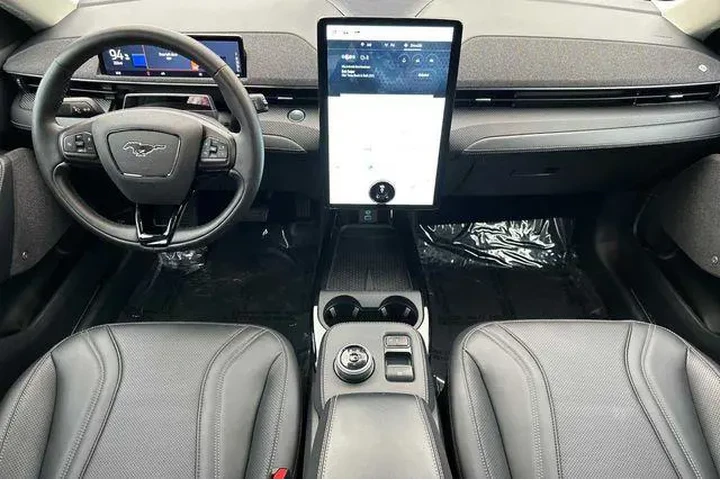 $24885 : Ford Mustang Mach-E 2023 Pre image 5