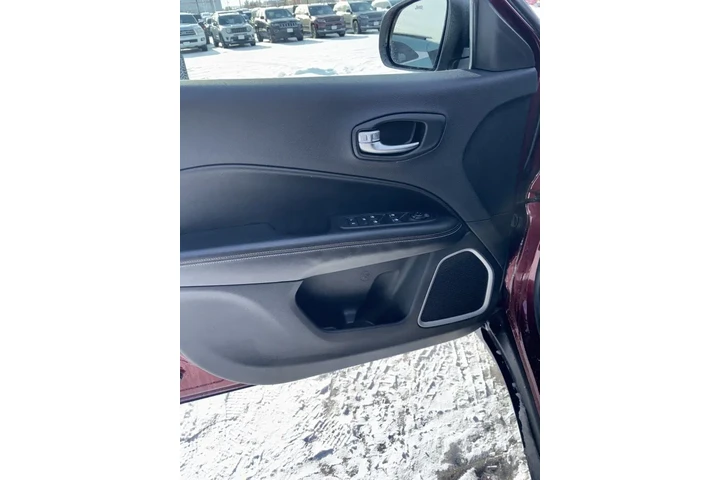 $14996 : 2021 Compass Sport image 10