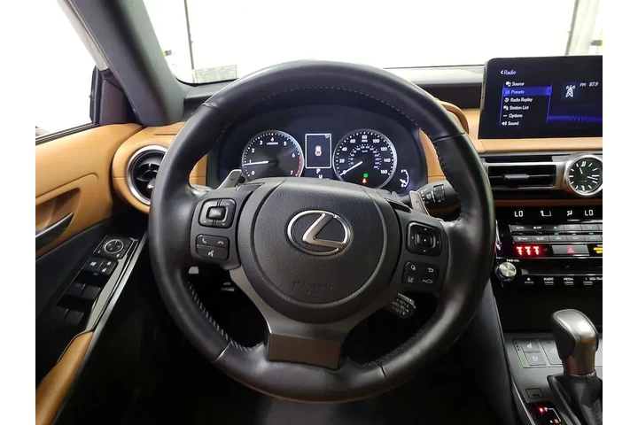 $31998 : Lexus IS 300 2021 4dr Sedan image 10