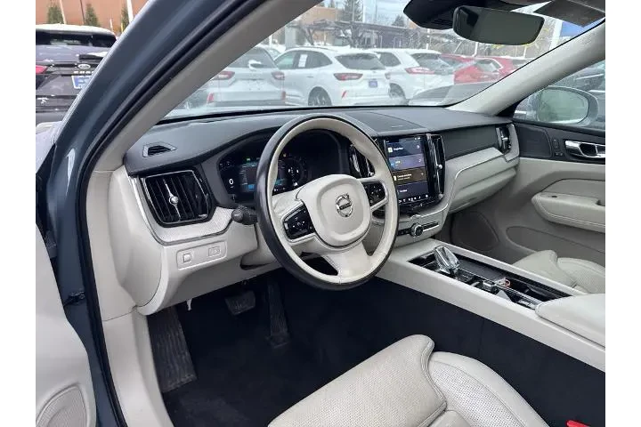 $31704 : Volvo XC60 2022 AWD B5 Inscr image 6