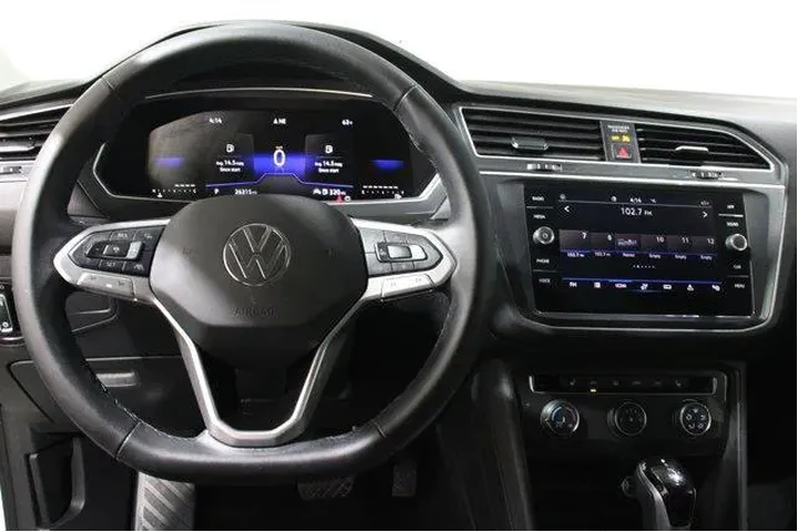 $27998 : Volkswagen Tiguan 2024 Wolfs image 8