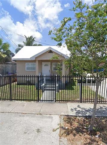 $2250 : 3 bedroom house in Miami image 1