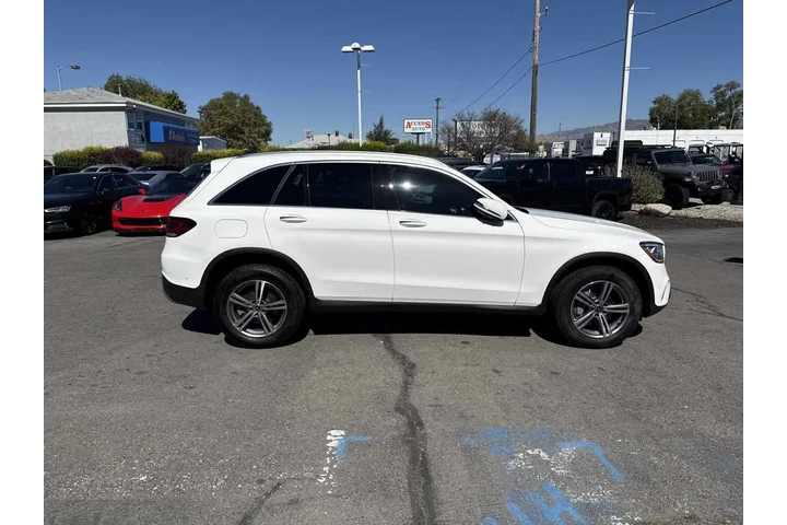 $25910 : 2021 GLC 300 4MATIC SUV image 6
