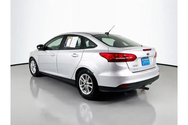 $11752 : Ford Focus 2017 SE 4dr Sedan image 5