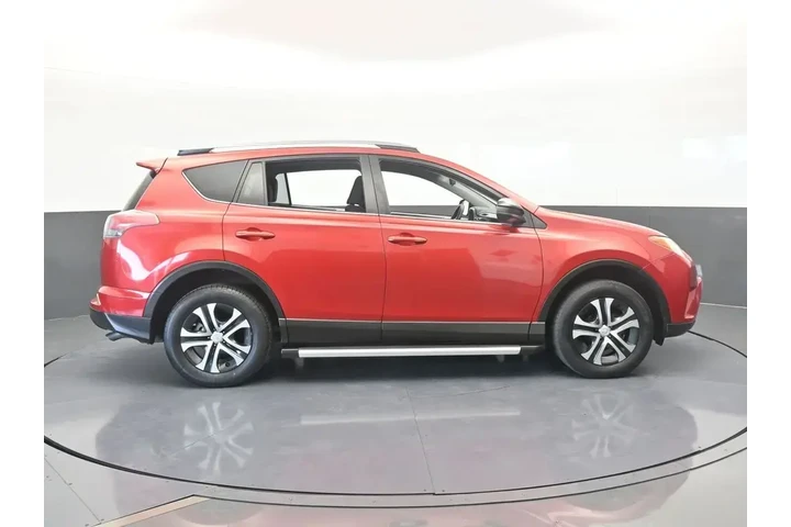 $17300 : Toyota RAV4 2017 LE 4dr SUV image 7