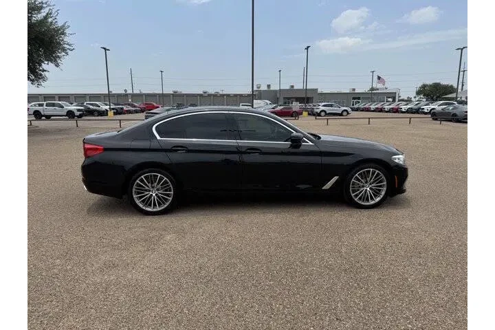 2019 BMW 5 Series 540i image 8