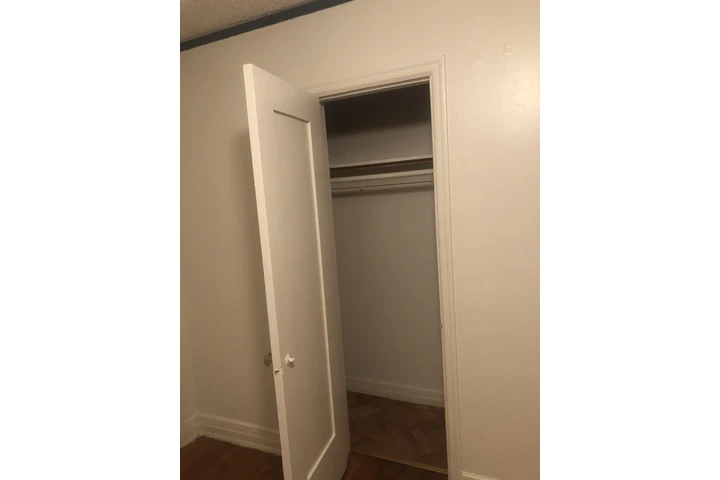 $700 : Rento Cuarto A mujer en Bell image 4