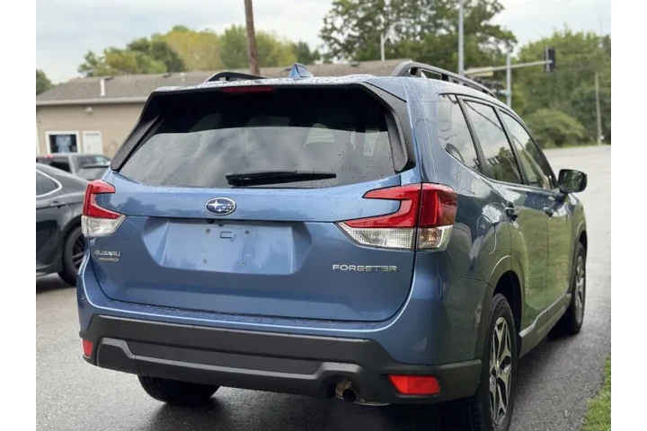 $21999 : 2023 Forester Premium image 6