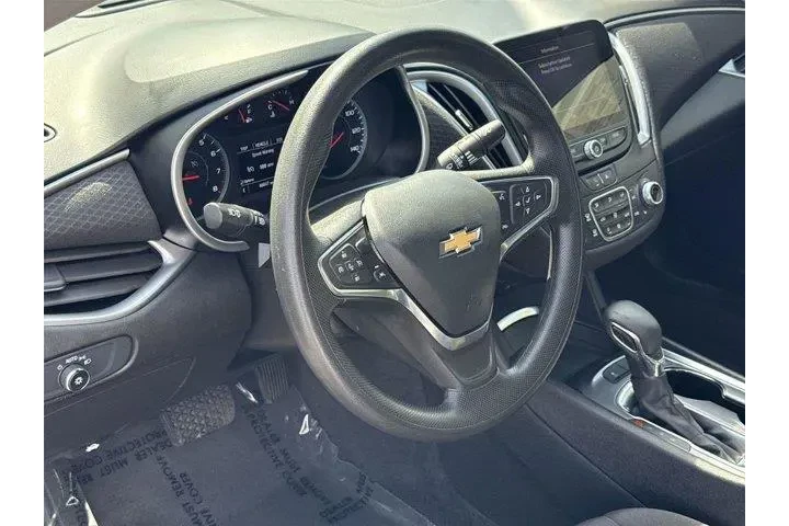 $19300 : Chevrolet Malibu 2025 LT 4dr image 9