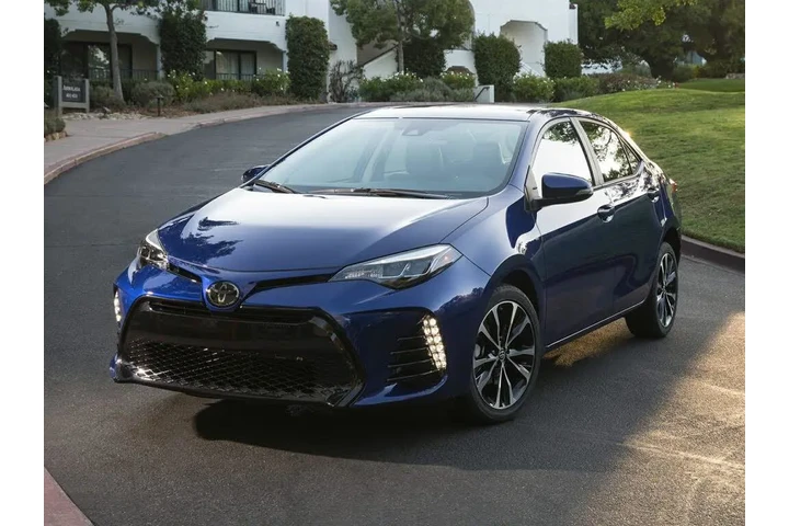 $7998 : Toyota Corolla 2018 SE 4dr S image 1
