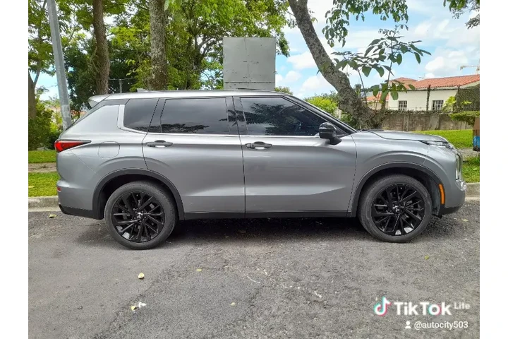 $23900 : Mitsubishi Outlander 2022 image 4