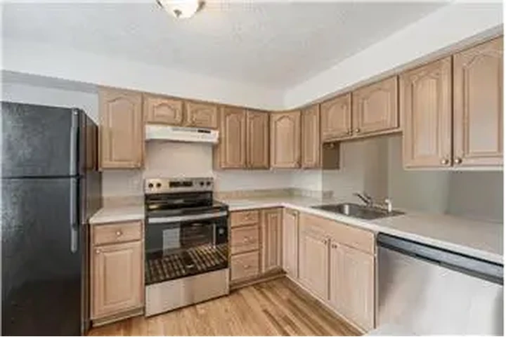 $2900 : Rental property with 2 bedro image 10