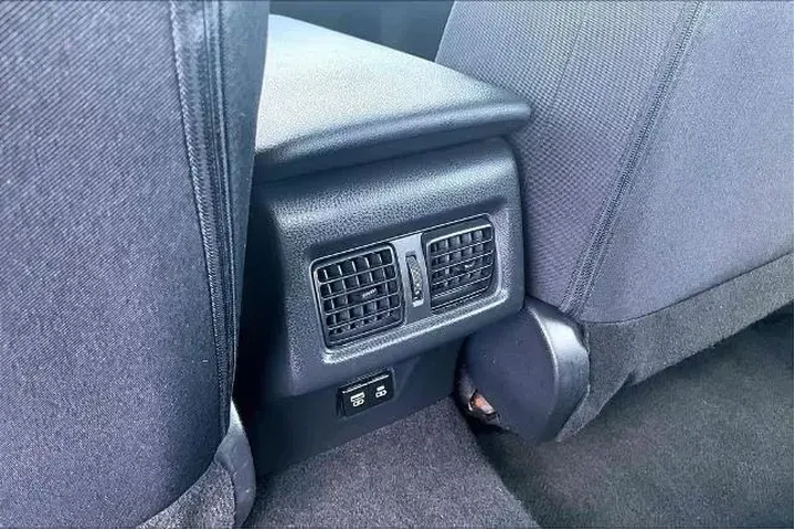 $25991 : Toyota Camry 2025 SE 4dr Sed image 10