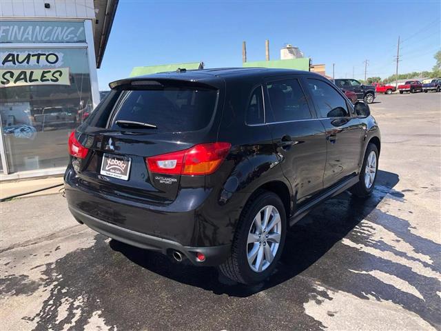 $7995 : 2015 MITSUBISHI OUTLANDER SPO image 3