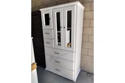 Roperos de Madera Pino en Orange County