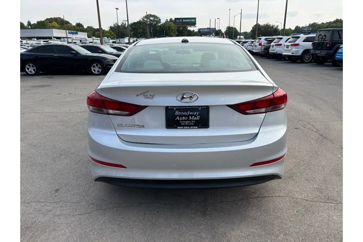 $7980 : 2017 Elantra SE 2.0L Auto (Al image 3