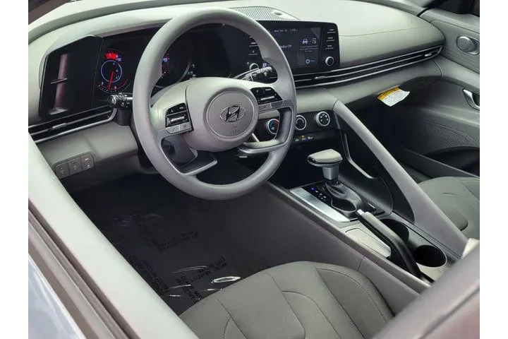 $18039 : Hyundai ELANTRA 2023 SE 4dr image 3