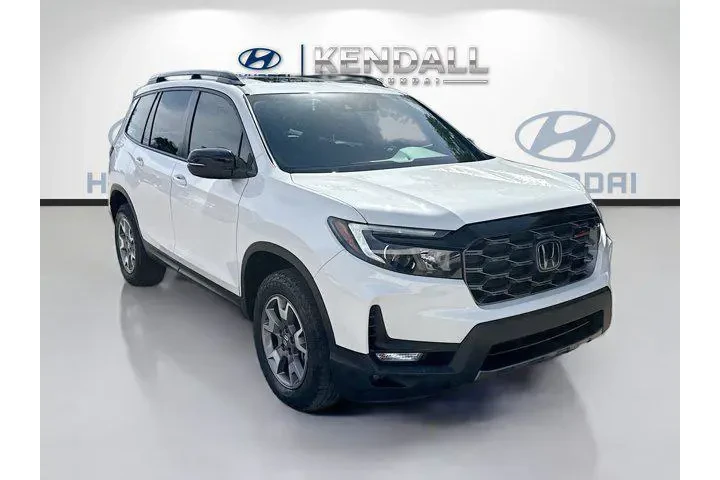 $29998 : Honda Passport 2023 AWD Trai image 1