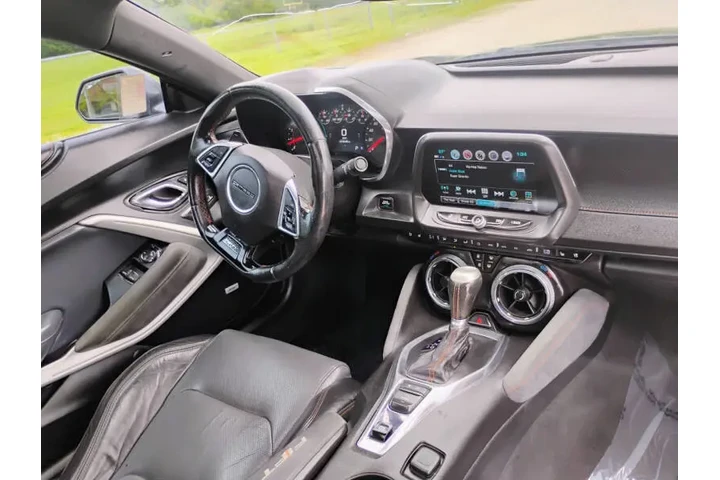 $15997 : 2017 Camaro LT image 10