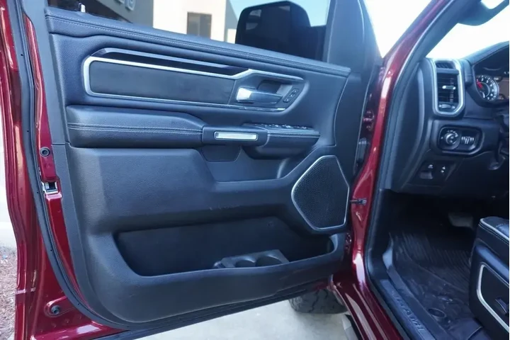 $39988 : Ram 1500 2022 4x4 Laramie 4d image 8