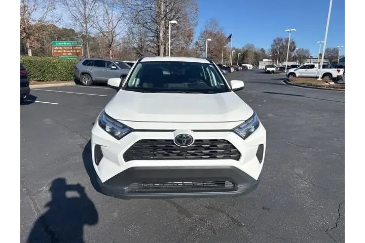 $26773 : Toyota RAV4 2024 XLE 4dr SUV image 2