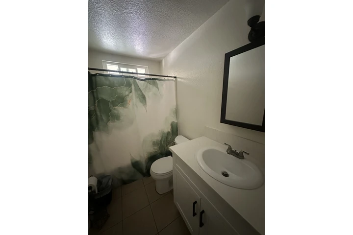 $800 : Se renta cuarto en hesperia image 2