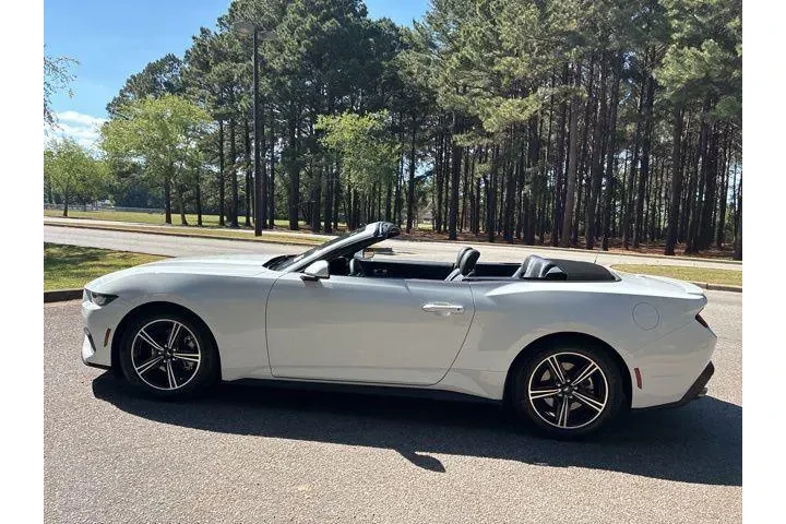$37472 : Ford Mustang 2025 EcoBoost 2 image 6