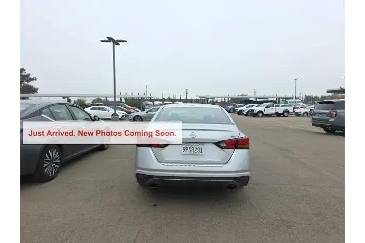 $17300 : Nissan Altima 2022 2.5 SR 4d image 5