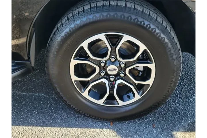 $39691 : Ford Expedition 2024 4x2 XLT image 6