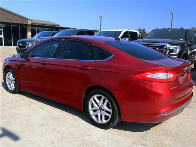 $7495 : 2016 Fusion SE image 2