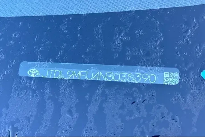 $28991 : Toyota Prius 2022 AWD Nights image 7