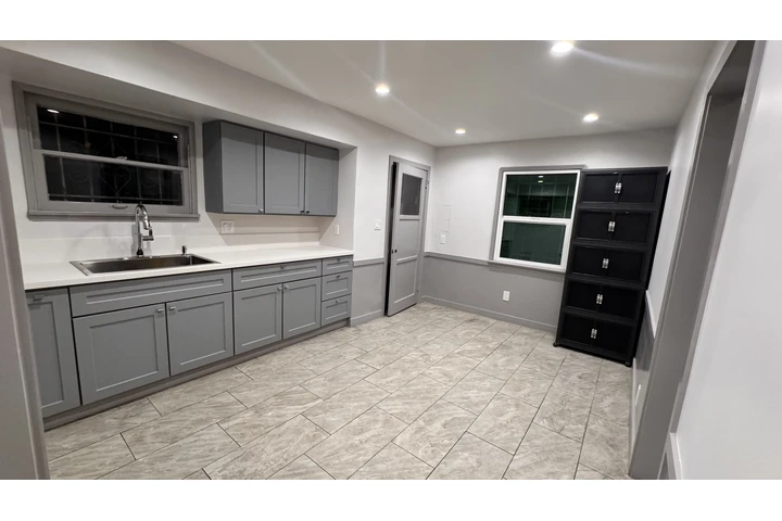 $3800 : Casa  4 Recámaras 2 Baños image 7