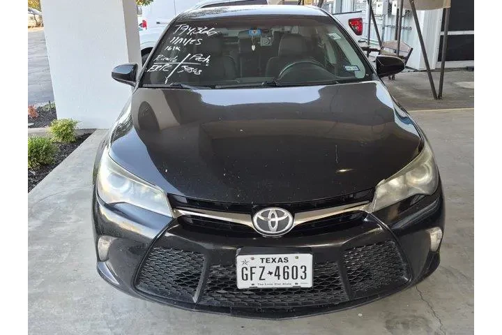 Toyota Camry 2015 SE 4dr Sed image 2