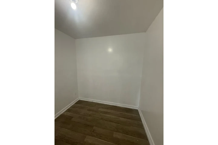 $950 : Se renta cuarto image 3