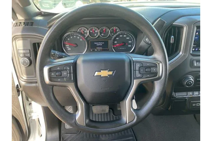 Chevrolet Silverado 1500 Lim image 9